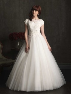 	Allure Bridals: Style: M501

