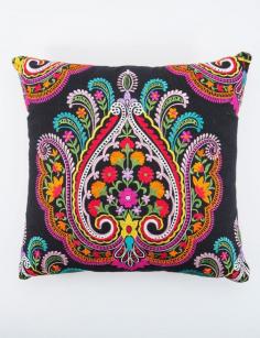 CHANDANA kudde svart | Pillow | Pillow | Kuddar | Inredning | INDISKA Shop Online