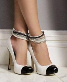 Dazzling women's shoes.....Love the fact that it looks like you have ankle bracelets on that match your shoes. ♥