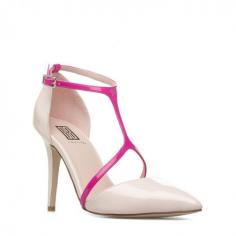 pointed-toe pump