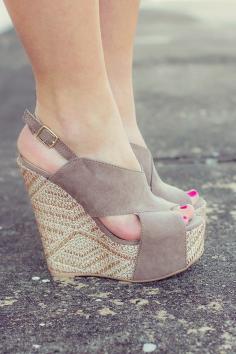 Crossed Over Wedges in Soft Grey with a bright hot pink toe nails