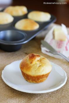 Quick & Easy Dinner Rolls - It Bakes Me Happy