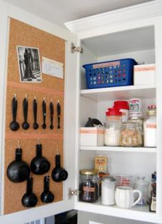 "my so called home" hanging measuring spoons and cups is great idea for small kitchen spaces. no digging!