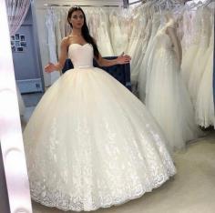 Prinzessinnen Hochzeitskleider Online | Brautkleider mit Spitze
