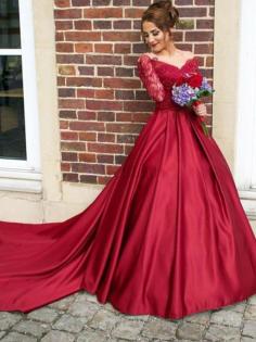 Prinzessin Sweep Zug A-Line Normale Taille Satin V-Ausschnitt Atemberaubend Abendkleid