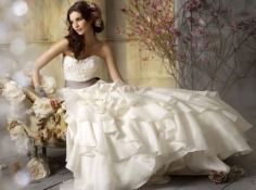 Importance of Wedding Dresses - Glam Bistro