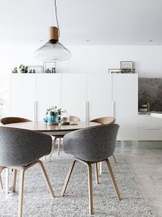 Beautiful dining room in a Melbourne home via Tiziana Tosoni.