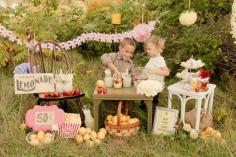 The Frosted Petticoat: Lemonade Stand