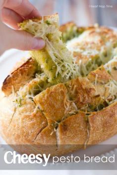 Mouthwatering cheesy pesto bread... great #appetizer for the #superbowl on iheartnaptime.net
