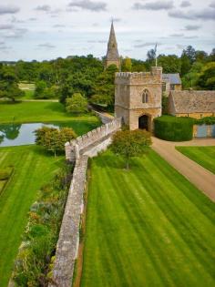 Broughton Castle Garden