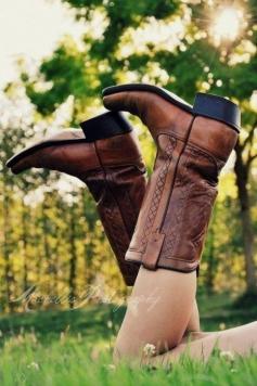 Adorable womens brown leather cowboy boots! These mid-calf cowgirl boots have such a cute design and go perfectly with shorts, a skirt or a cute dress for fall, winter and spring 2013 - 2014 ♥ Get this look at @SPARKTREND for $30, click the image to see! #cowboy #boots #shoes #womens #fashion
