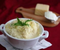 Sour Cream and Cheddar Mashed Cauliflower