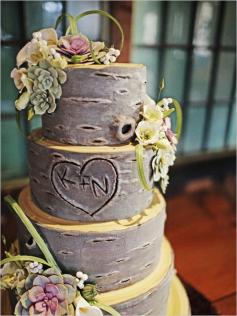 Is this a tree carving or a #wedding #cake? (Photo by: Sergio Mottola)