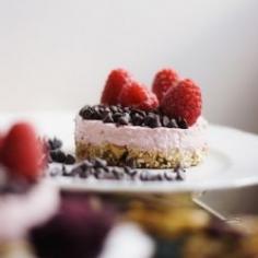 creamy raspberry cheesecake