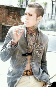 *____* this is why I love guys with tattoos