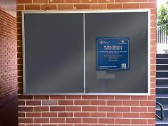 VC Sliding Glass Door Notice Case with Autex Velour

Features
Satin silver frame. Australian Made.
Sliding Door cases feature a 60x32mm aluminium frame
Available in 5 different sizes
Available in 36 colours, please refer to the colour swatch
Clear safety glass 6.3mm sliding doors
Easy glide nylon ball bearing track mechanism
Key locking mechanism included
