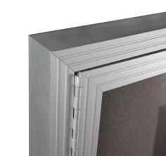 VC Be Noticed Hinged Door Notice Cases
Features
Silver frame has MITRED corners
Black frame has rounded corners
Grey pinnable fabric on all sizes
Simple installation with reverse mounted aluminium battens
Strong clear 3mm polycarbonate doors & lockable security doors
48mm depth from the wall
Mounting kit supplied