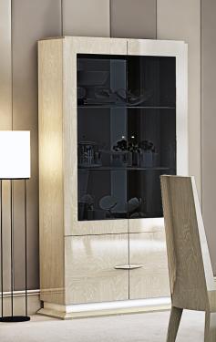 TD840VA VITRINE

VITRINE/ 2 Door Wall Unit.

Model: TD840VA

Size: 1045 x 425 x 1985mm