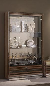 TD822VA VITRINE

Vitrine/ 2 Door Wall Unit.

Model: TD822VA