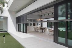 With our café blinds, you can enjoy this space all year long. As a family-owned company, we know the importance of having quality time with your family when the weather does not allow you to eat out. Our café blinds in Melbourne will bring a touch of the café lifestyle to your home or business. The café blinds protect your family and property from extreme weather elements and other conditions. Most Melbourne homes and offices have outdoor spaces, which you cannot use during the scorching summer or freezing winter.